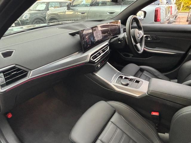 3シリーズ 320iツーリング Mスポーツ 正規認定中古車 元試乗車 ハイライン コンフォート 全周囲カメラ カーブドD ACC ヘッドアップD シートヒーター 障害物センサー アンビエントライト 電動リアゲート Pアシスト 被害軽減ブレーキ(30枚目)