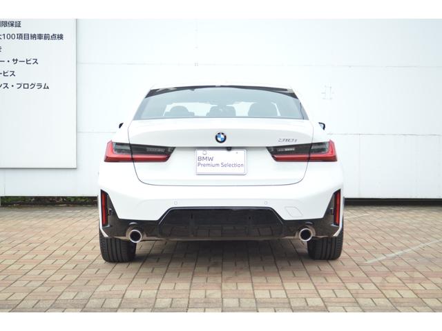３シリーズ ３１８ｉ　Ｍスポーツ　正規認定中古車　元試乗車　カーブドＤ　全周囲カメラ　障害物センサー　ヘッドアップディスプレイ　シートヒーター　ＡＣＣ　ハンズオフ　ＬＥＤヘッドライト　誤発進抑制制御　電動リアゲート　ワイヤレス充電器（7枚目）