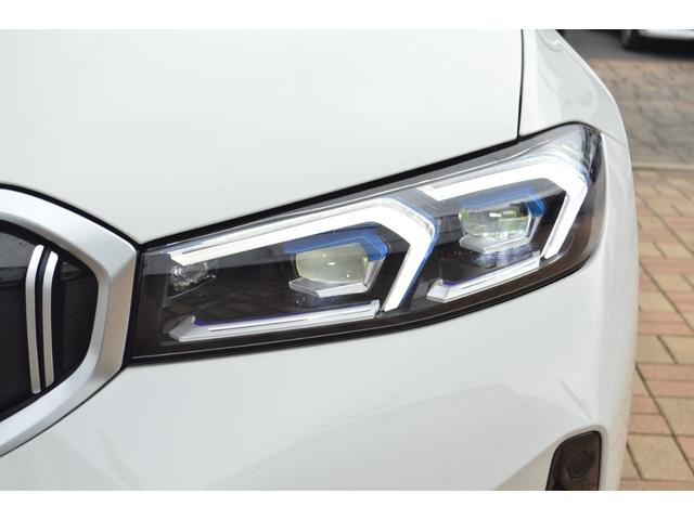 ３シリーズ ３１８ｉ　Ｍスポーツ　正規認定中古車　元試乗車　カーブドＤ　全周囲カメラ　障害物センサー　ヘッドアップディスプレイ　シートヒーター　ＡＣＣ　ハンズオフ　ＬＥＤヘッドライト　誤発進抑制制御　電動リアゲート　ワイヤレス充電器（8枚目）