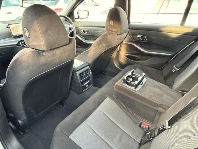 ３シリーズ ３１８ｉ　Ｍスポーツ　正規認定中古車　元試乗車　カーブドＤ　全周囲カメラ　障害物センサー　ヘッドアップディスプレイ　シートヒーター　ＡＣＣ　ハンズオフ　ＬＥＤヘッドライト　誤発進抑制制御　電動リアゲート　ワイヤレス充電器（39枚目）