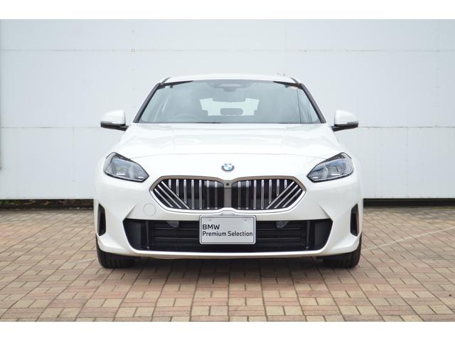 １シリーズ １２０ｄ　正規認定中古車　元試乗車　テクノロジー　純正ナビ　全周囲カメラ　ヘッドアップディスプレイ　シートヒーター　ＡＣＣ　アンビエントライト　ワイヤレス充電器　電動リアゲート　ＬＥＤヘッドライト（4枚目）