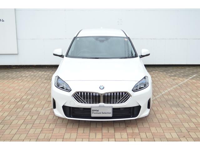 １シリーズ １２０ｄ　正規認定中古車　元試乗車　テクノロジー　純正ナビ　全周囲カメラ　ヘッドアップディスプレイ　シートヒーター　ＡＣＣ　アンビエントライト　ワイヤレス充電器　電動リアゲート　ＬＥＤヘッドライト（21枚目）