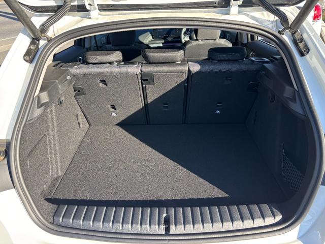 １シリーズ １２０ｄ　正規認定中古車　元試乗車　テクノロジー　純正ナビ　全周囲カメラ　ヘッドアップディスプレイ　シートヒーター　ＡＣＣ　アンビエントライト　ワイヤレス充電器　電動リアゲート　ＬＥＤヘッドライト（41枚目）