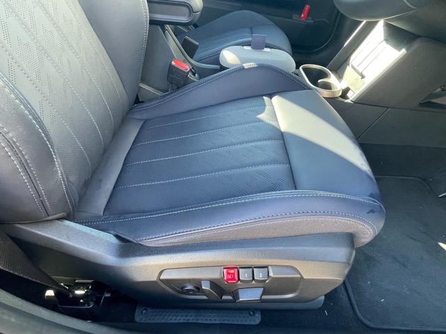 ＭＩＮＩ クーパーＳ　フェイバリット・トリム　正規認定中古車　元試乗車　マルチルーフ　Ｆａｖｏｕｒｅｄトリム　電動シート　ＨＫスピーカー　プライバシーガラス　全周囲カメラ　純正ナビ　マッサージシート　シートヒーター　ＡＣＣ　ヘッドアップＤ（29枚目）