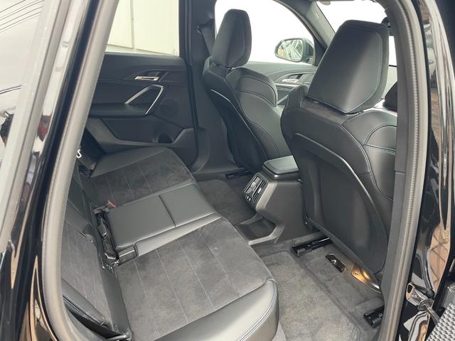 ｉＸ１ ｅＤｒｉｖｅ　２０　Ｍスポーツ　正規認定中古車　デモカー　ナビ　ＥＴＣ　全周囲カメラ　アダプティブサス　アダプティブＬＥＤ　ヘッドアップＤ　シートヒーター　プライバシーガラス　電動シート　ドライブレコーダー　カープレイ　アンドロイド（28枚目）