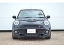 ＭＩＮＩ クーパーＳＤ　正規認定中古車　１オーナー　キーレス　純正ＨＤＤナビ　バックカメラ　ＬＥＤライト　ソナーセンサー　ヘッドアップディスプレイ　エキサイトメントパッケージ　ＡＣＣ　ブラックエンブレム　ブラックドアハンドル（6枚目）