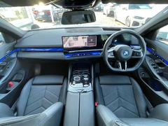 ≪ＢＭＷ　Ｐｒｅｍｉｕｍ　Ｓｅｌｅｃｔｉｏｎ１年保証≫　の保証は　ご購入後、１年間走行距離無制限保証！万一、修理が必要な場合は無料で対応！全国のＢＭＷディーラーにて対応可能ですので遠方の方も安心！ 5