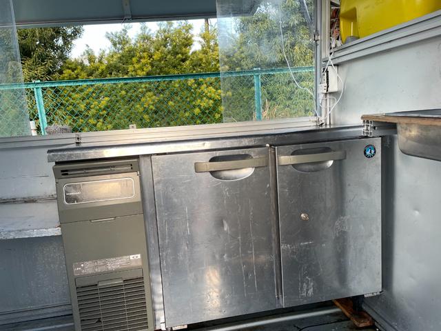 ハイゼットトラック 　キッチンカー、移動販売車、フードトラック、アルミボディ、２枚扉コールドテーブル、シンク、棚、水洗いＯＫ、８ナンバー構造変更可、ソーラーパネル搭載（10枚目）