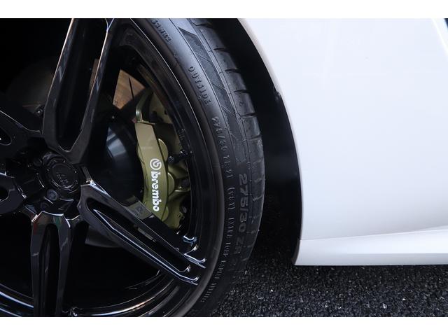 M8 M8カブリオレ コンペティション 現車合わせDMEチューニング パワー750ps、トルク105k 特注ロベルタリフターシステム アクラポビッチ可変チタンマフラー ACシュニッツァーエアロ 特注ワンオフブレンボブレーキシステム(24枚目)