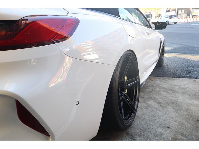 M8 M8カブリオレ コンペティション 現車合わせDMEチューニング パワー750ps、トルク105k 特注ロベルタリフターシステム アクラポビッチ可変チタンマフラー ACシュニッツァーエアロ 特注ワンオフブレンボブレーキシステム(34枚目)