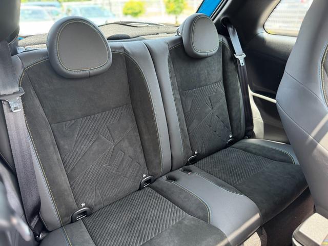 アバルト５００ｅ スコーピオニッシマ　ハッチバック　正規認定中古車　限定車　６０台限定カラー　ワンオーナー　ＴＶチューナー（12枚目）