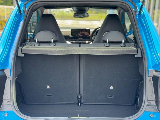 アバルト５００ｅ スコーピオニッシマ　ハッチバック　正規認定中古車　限定車　６０台限定カラー　ワンオーナー　ＴＶチューナー（16枚目）