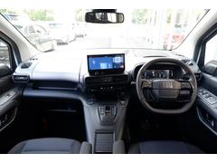 アイポイントが高く運転がしやすいのがＤＯＢＬＯの美点です。 6