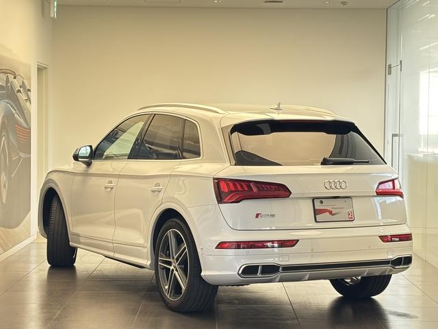 ＳＱ５ ベースグレード　４ＷＤ　メモリーナビ　バックカメラ　革シート　フルセグ　全周囲カメラ　電動リアゲート　シートヒーター　オートクルーズコントロール　ターボ　アイドリングストップ　オートマチックハイビーム　オートライト（4枚目）