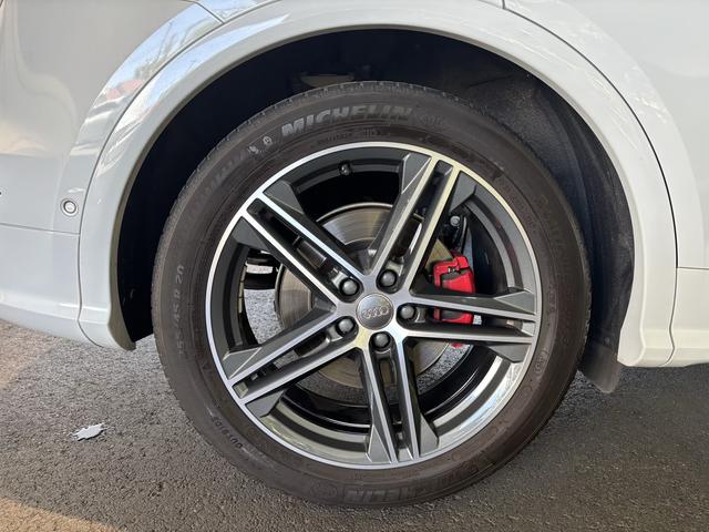 ＳＱ５ ベースグレード　４ＷＤ　メモリーナビ　バックカメラ　革シート　フルセグ　全周囲カメラ　電動リアゲート　シートヒーター　オートクルーズコントロール　ターボ　アイドリングストップ　オートマチックハイビーム　オートライト（7枚目）