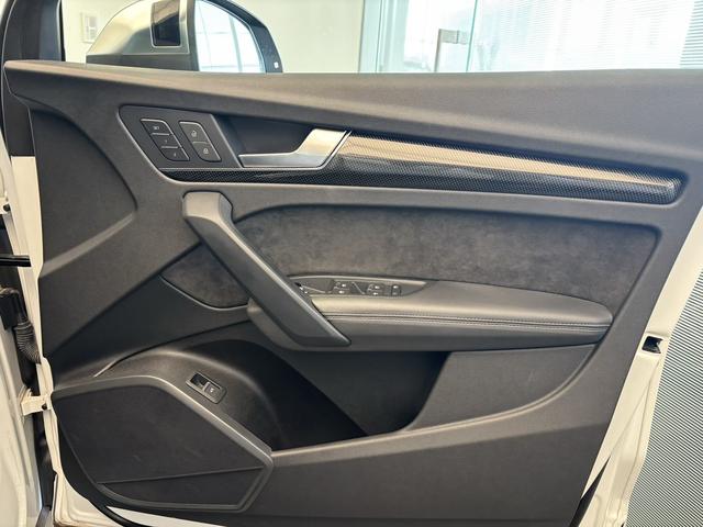 ＳＱ５ ベースグレード　４ＷＤ　メモリーナビ　バックカメラ　革シート　フルセグ　全周囲カメラ　電動リアゲート　シートヒーター　オートクルーズコントロール　ターボ　アイドリングストップ　オートマチックハイビーム　オートライト（17枚目）