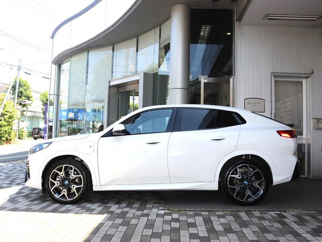 iX2 xDrive 30 Mスポーツ(5枚目)