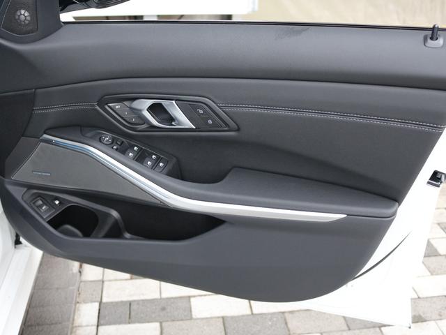 3シリーズ 330e Mスポーツ(35枚目)