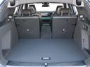 後部座席は折り畳み式ですので、長い荷物も楽々収納可能です。