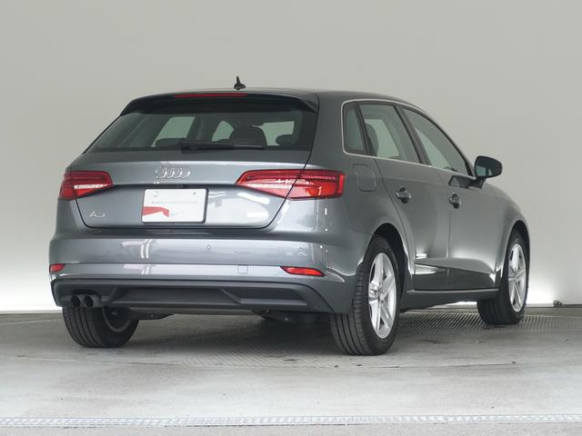 Ａ３ スポーツバック３０ＴＦＳＩ　認定中古車　アシスタンスパッケージ　ＬＥＤヘッドライト　ＭＭＩナビゲーションシステム　ＨＤＤナビ　ＥＴＣ　衝突被害軽減ブレーキ　アダプティブクルーズコントロール　障害物センサー　レーンキープアシスト（4枚目）