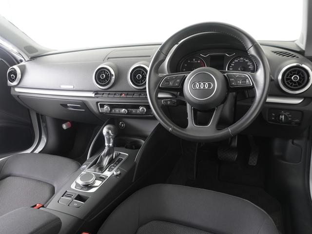 Ａ３ スポーツバック１．４ＴＦＳＩ　認定中古車　ＭＭＩナビゲーションシステム　コンビニエンスパッケージ　セーフティパッケージ　ＨＤＤナビ　ＥＴＣ　衝突被害軽減ブレーキ　アダプティブクルーズコントロール　レーンキープアシスト　バックカメラ（12枚目）