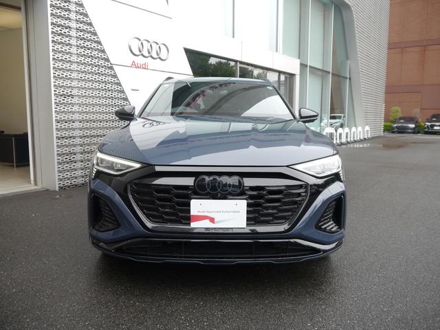 Ｑ８ ｅ－トロン ５５ｅ－トロンクワトロ　Ｓライン　認定中古車　２１インチＡＷ　ブラックスタイリングパッケージ　サイレンスパッケージ　インテリアパッケージ　４ＷＤ　メモリーナビ　ＥＴＣ　衝突被害軽減ブレーキ　アダプティブクルーズコントロール　電動シート（2枚目）