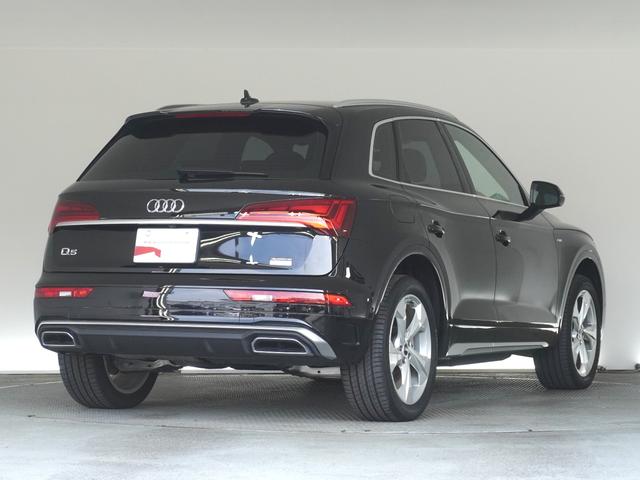 Ｑ５ ４０ＴＤＩクワトロ　Ｓライン　認定中古車　２０インチアルミホイール　Ｓラインプラスパッケージ　４ＷＤ　メモリーナビ　衝突被害軽減ブレーキ　アダプティブクルーズコントロール　レーンキープアシスト　パーキングアシスト　障害物センサー（4枚目）
