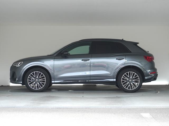 Ｑ３ ３５ＴＦＳＩ　Ｓライン　認定中古車　ブラックスタイリングパッケージ　プライバシーガラス　スマートフォンインターフェイス　コンビニエンスパッケージ＆アシスタンスパッケージ　プラスパッケージ　メモリーナビ　ＥＴＣ　障害物センサー（3枚目）