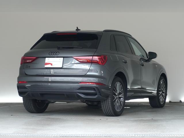 Ｑ３ ３５ＴＦＳＩ　Ｓライン　認定中古車　ブラックスタイリングパッケージ　プライバシーガラス　スマートフォンインターフェイス　コンビニエンスパッケージ＆アシスタンスパッケージ　プラスパッケージ　メモリーナビ　ＥＴＣ　障害物センサー（4枚目）