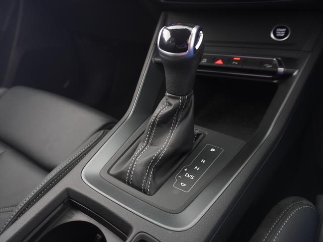 Ｑ３ ３５ＴＦＳＩ　Ｓライン　認定中古車　ブラックスタイリングパッケージ　プライバシーガラス　スマートフォンインターフェイス　コンビニエンスパッケージ＆アシスタンスパッケージ　プラスパッケージ　メモリーナビ　ＥＴＣ　障害物センサー（10枚目）