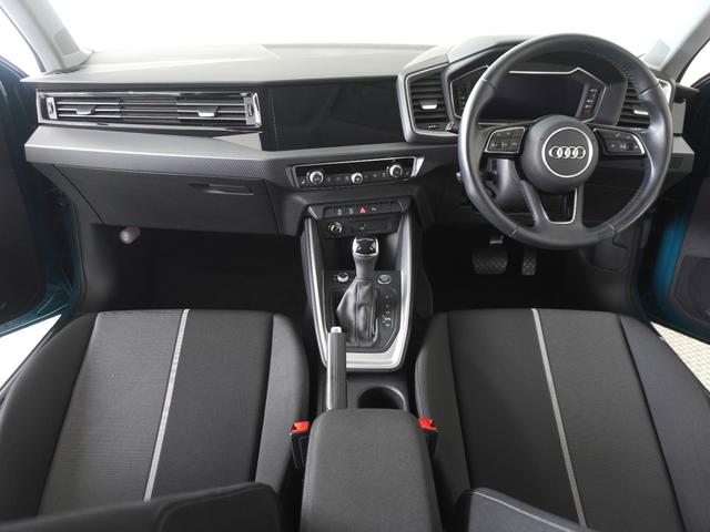 Ａ１スポーツバック ２５ＴＦＳＩ　アドバンスド　認定中古車　ＴＶチューナー　アシスタンスパッケージ　コンフォートパッケージ　コンビニエンスパッケージ　センターアームレスト（フロント）　ナビゲーションパッケージ（6枚目）