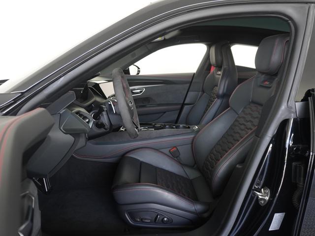 ＲＳ ｅ－トロンＧＴ ベースグレード　認定中古車　テクノロジーパッケージ　ダイナミックパッケージプラス　エクステリアミラーハウジングブラック（8枚目）