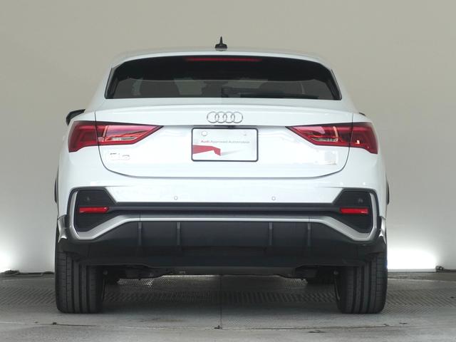 Ｑ３スポーツバック ３５ＴＦＳＩ　Ｓライン　認定中古車　コンビニエンスパッケージ＆アシスタンスパッケージ　プライバシーガラス（5枚目）