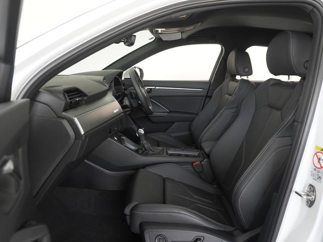 Ｑ３スポーツバック ３５ＴＦＳＩ　Ｓライン　認定中古車　コンビニエンスパッケージ＆アシスタンスパッケージ　プライバシーガラス（8枚目）
