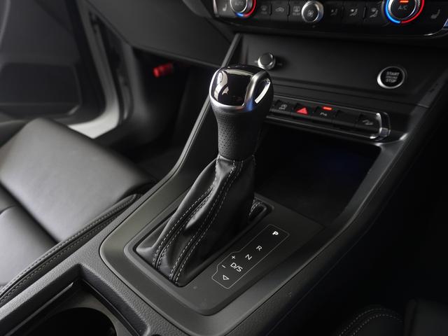 Ｑ３スポーツバック ３５ＴＦＳＩ　Ｓライン　認定中古車　コンビニエンスパッケージ＆アシスタンスパッケージ　プライバシーガラス（10枚目）