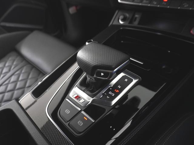 ＳＱ５スポーツバック ベースグレード　認定中古車　ＴＶチューナー　カラードブレーキキャリパー　プライバシーガラス　レザーパッケージ（10枚目）
