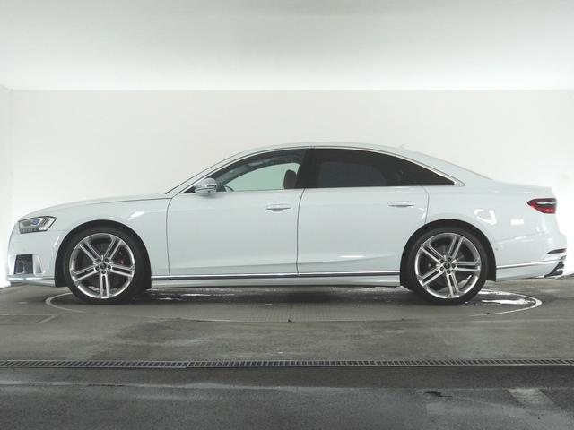 Ｓ８ ベースグレード　認定中古車　アウディレーザーライトパッケージ　パノラミックサンルーフ（3枚目）