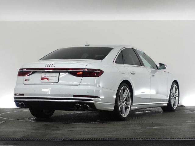 Ｓ８ ベースグレード　認定中古車　アウディレーザーライトパッケージ　パノラミックサンルーフ（4枚目）
