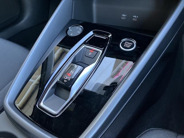 Ａ３セダン ３０ＴＦＳＩアドバンスド　認定中古車　コンビニエンスパッケージ　アシスタンスパッケージ　ナビゲーションパッケージ（10枚目）