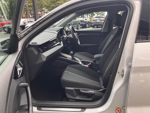 A1スポーツバック 25TFSI アドバンスド 認定中古車 ナビゲーションパッケージ コントラストルーフ スマートフォンインターフェイス ACC レーンアシスト ETC 衝突被害軽減ブレーキ LEDヘッドライト アルミホイール 禁煙車(8枚目)