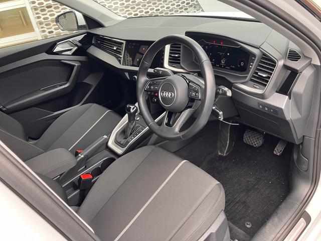 A1スポーツバック 25TFSI アドバンスド 認定中古車 ナビゲーションパッケージ コントラストルーフ スマートフォンインターフェイス ACC レーンアシスト ETC 衝突被害軽減ブレーキ LEDヘッドライト アルミホイール 禁煙車(12枚目)