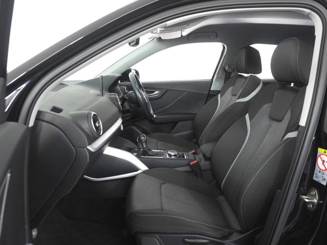 Ｑ２ ３０ＴＦＳＩスポーツ　認定中古車　アシスタンスパッケージ　オートマチックテールゲート　ナビゲーションパッケージ　バーチャルコックピット　ＡＣＣ　レーンアシスト　衝突軽減装置　ＥＴＣ　障害物センサー　バックカメラ　禁煙車（8枚目）