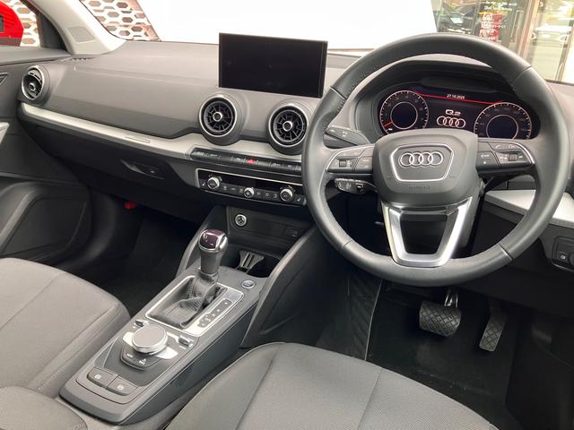 Ｑ２ ３５ＴＦＳＩアドバンスド　認定中古車　ナビゲーションパッケージ　コンビニエンスアンドアシスタンスパッケージ　テクノロジーパッケージ（6枚目）