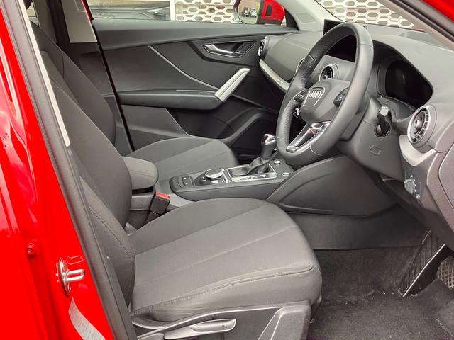 Ｑ２ ３５ＴＦＳＩアドバンスド　認定中古車　ナビゲーションパッケージ　コンビニエンスアンドアシスタンスパッケージ　テクノロジーパッケージ（8枚目）