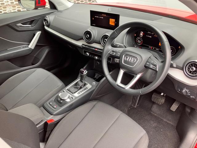 Ｑ２ ３５ＴＦＳＩアドバンスド　認定中古車　ナビゲーションパッケージ　コンビニエンスアンドアシスタンスパッケージ　テクノロジーパッケージ（13枚目）