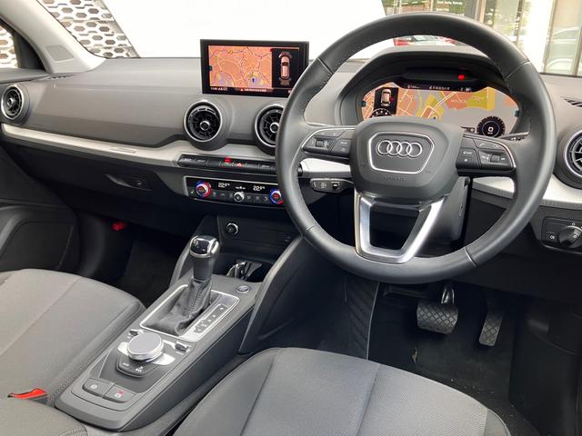 Ｑ２ ３５ＴＦＳＩアドバンスド　認定中古車　ナビゲーションパッケージ　コンビニエンスアンドアシスタンスパッケージ　テクノロジーパッケージ　ＡＣＣ　衝突軽減装置　レーンアシスト（6枚目）