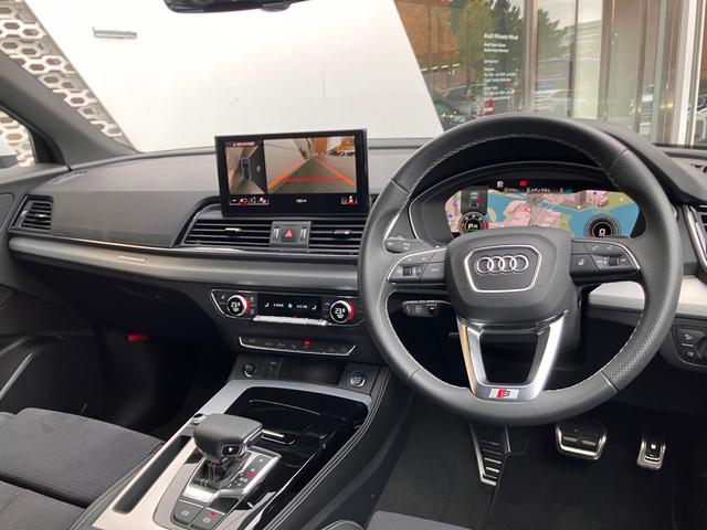 Ｑ５スポーツバック ４０ＴＤＩクワトロ　Ｓライン　認定中古車　Ｓラインパッケージ　コンフォートパッケージ　ＡＣＣ　ＥＴＣ　衝突軽減装置（6枚目）