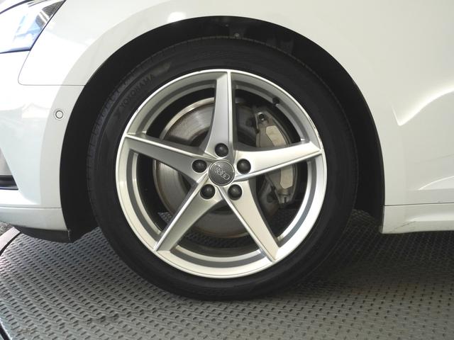 洗練されたスポーティなデザインのアルミホイールです。