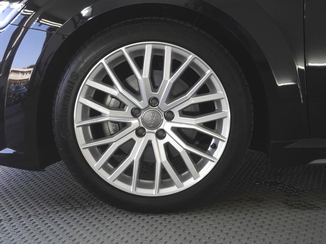 洗練されたスポーティなデザインのアルミホイールです。