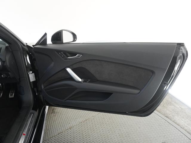 指定工場で車検までご対応可能。６ベイを完備したサービス工場を併設し、Ａｕｄｉライフをサポートします。